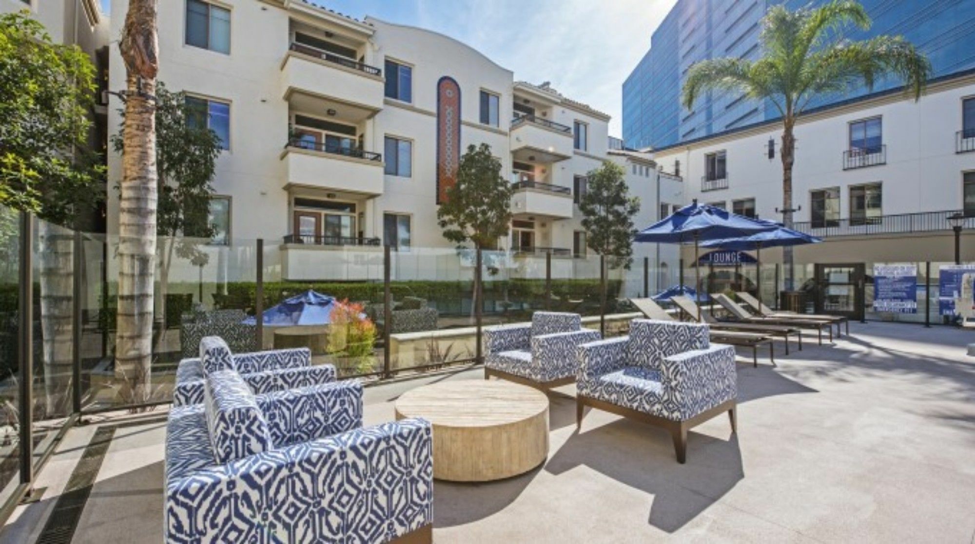 Global Luxury Suites At Tiverton Ave Los Angeles Bagian luar foto